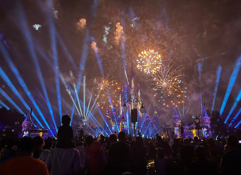 Over my mid-winter break I capped off my magical day at Walt Disney World with fireworks and light shows at Magic Kingdom park. This astounding fireworks extravaganza uses lights, lasers and special effects, plus a soaring score featuring contemporary versions of beloved Disney songs.