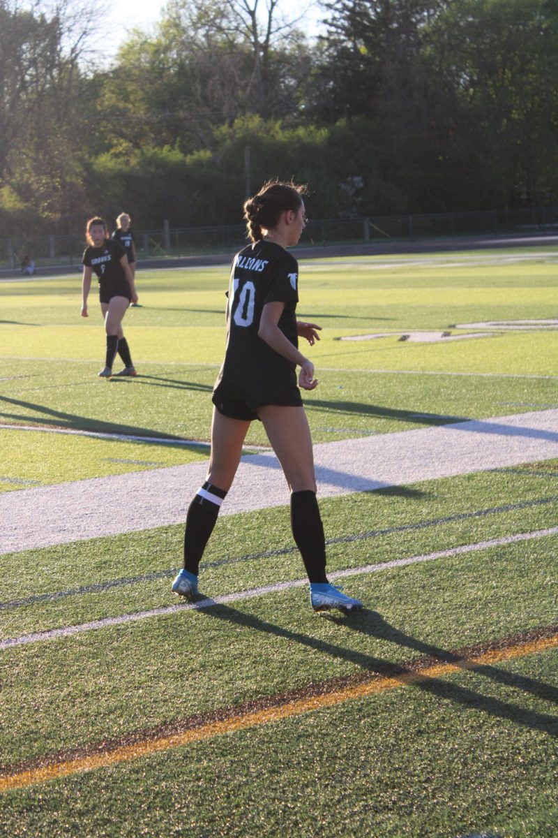 Senior Camryn Pepper evaluating                the field to see what move to make next.